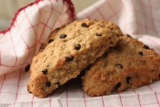 oat and currant scones