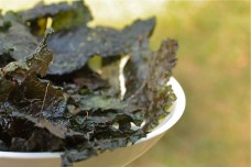 Spicy Kale Chips: Super Bowl-ready!