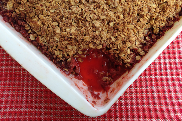 vegan strawberry rhubarb crisp